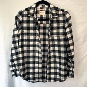American Eagle | Ahhmazingly Soft Black and White Plaid Checkered Flannel